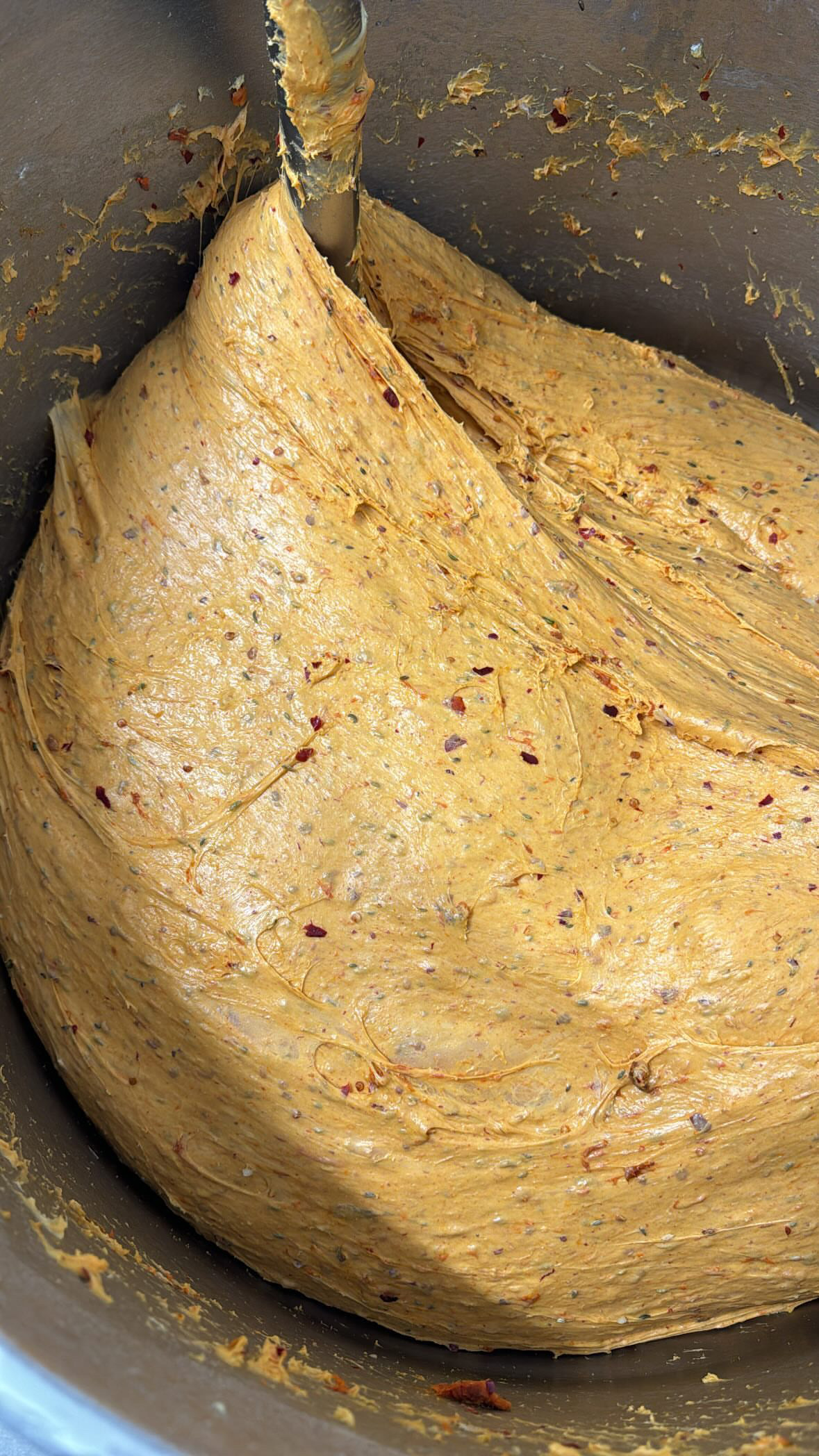 Impasto salato in macchina tuffante durante la lavorazione